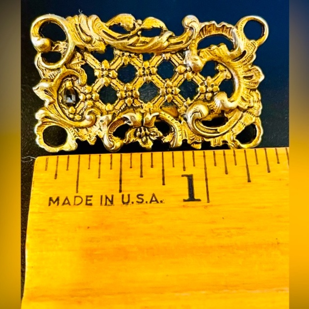 Vintage Gold Cutout Art Nouveau Style Brooch - Picture 6 of 6